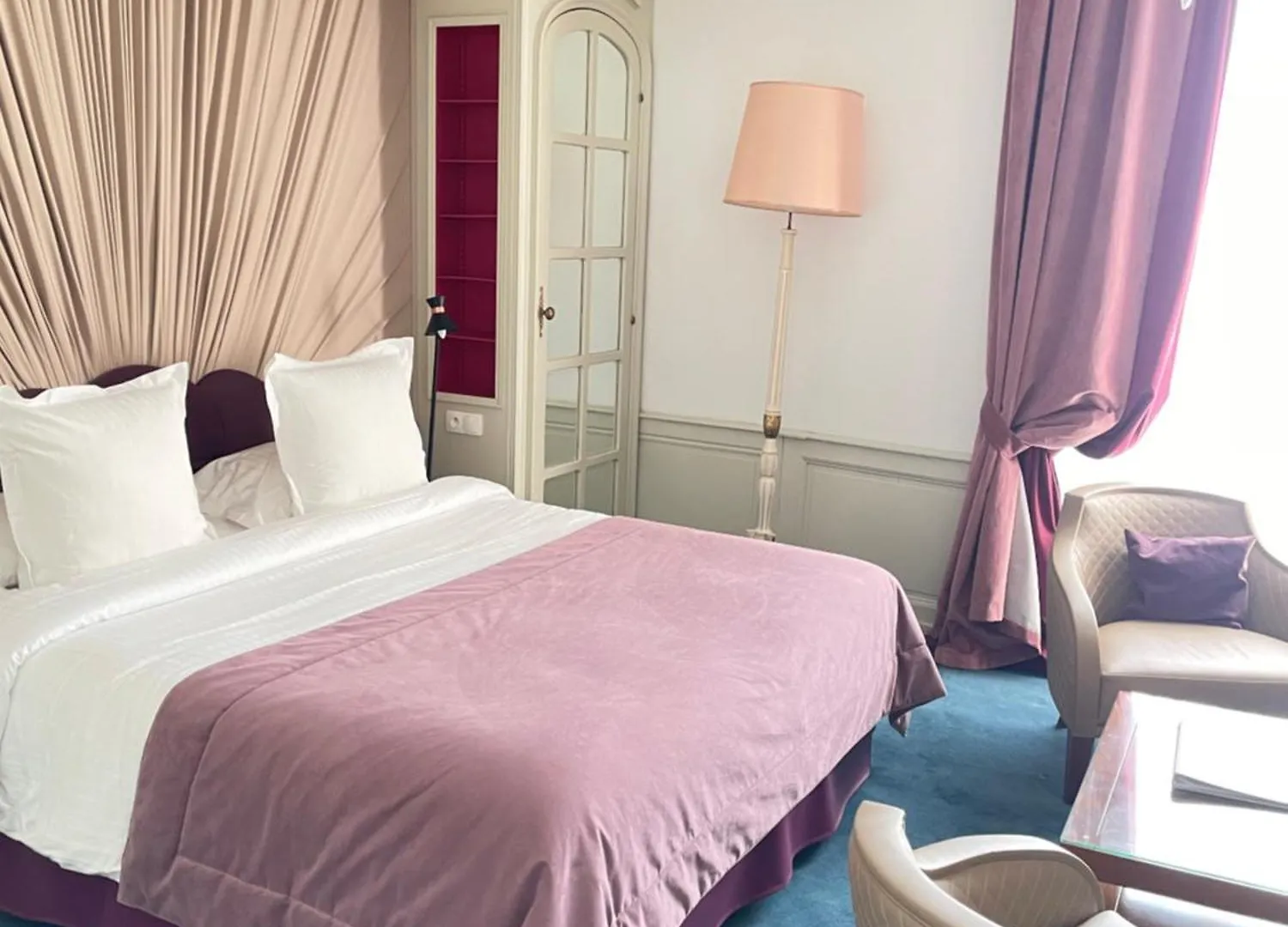 פונטורסון Hotel Victor Hugo