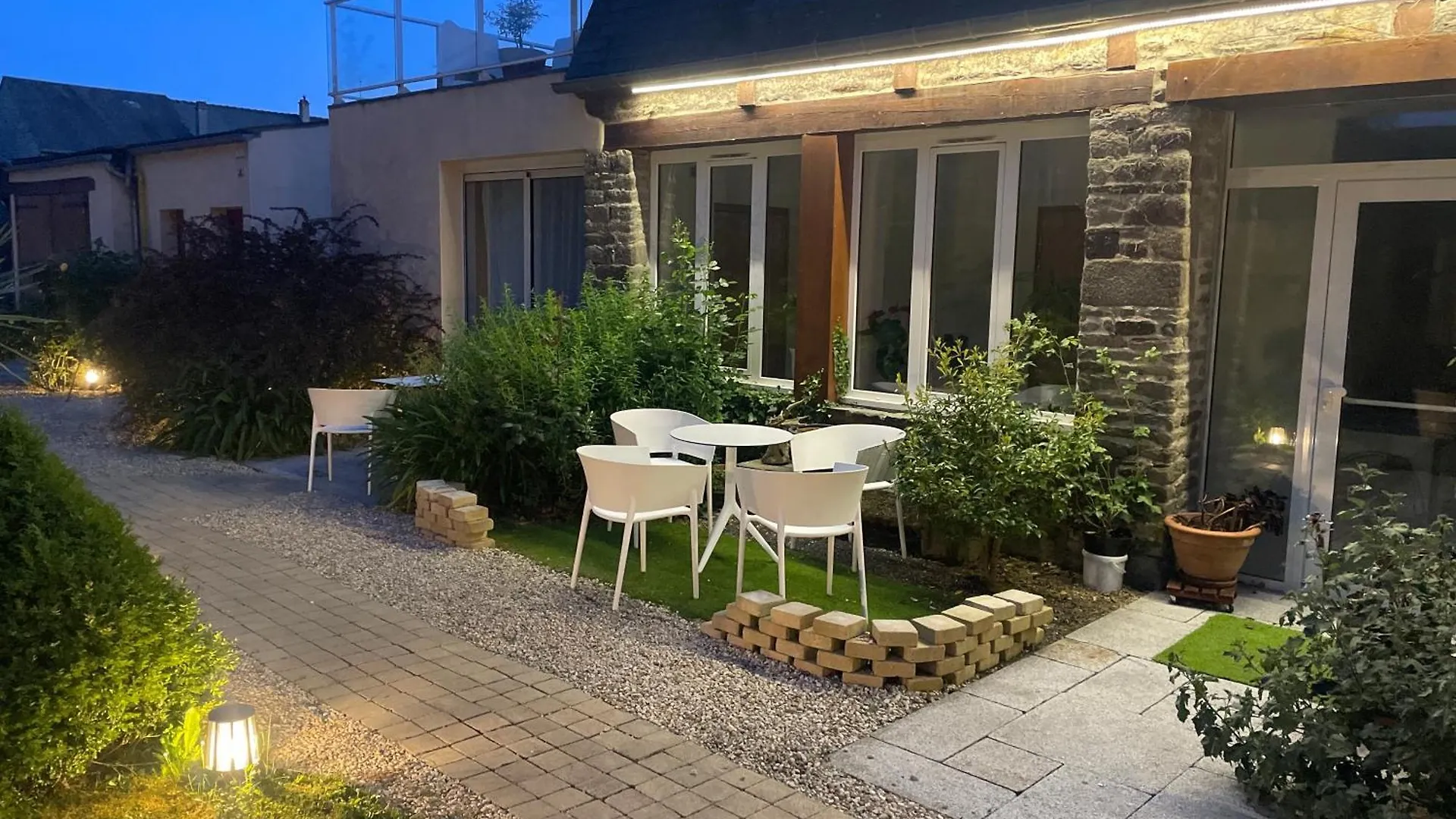 פונטורסון Hotel Victor Hugo 3*,  צרפת