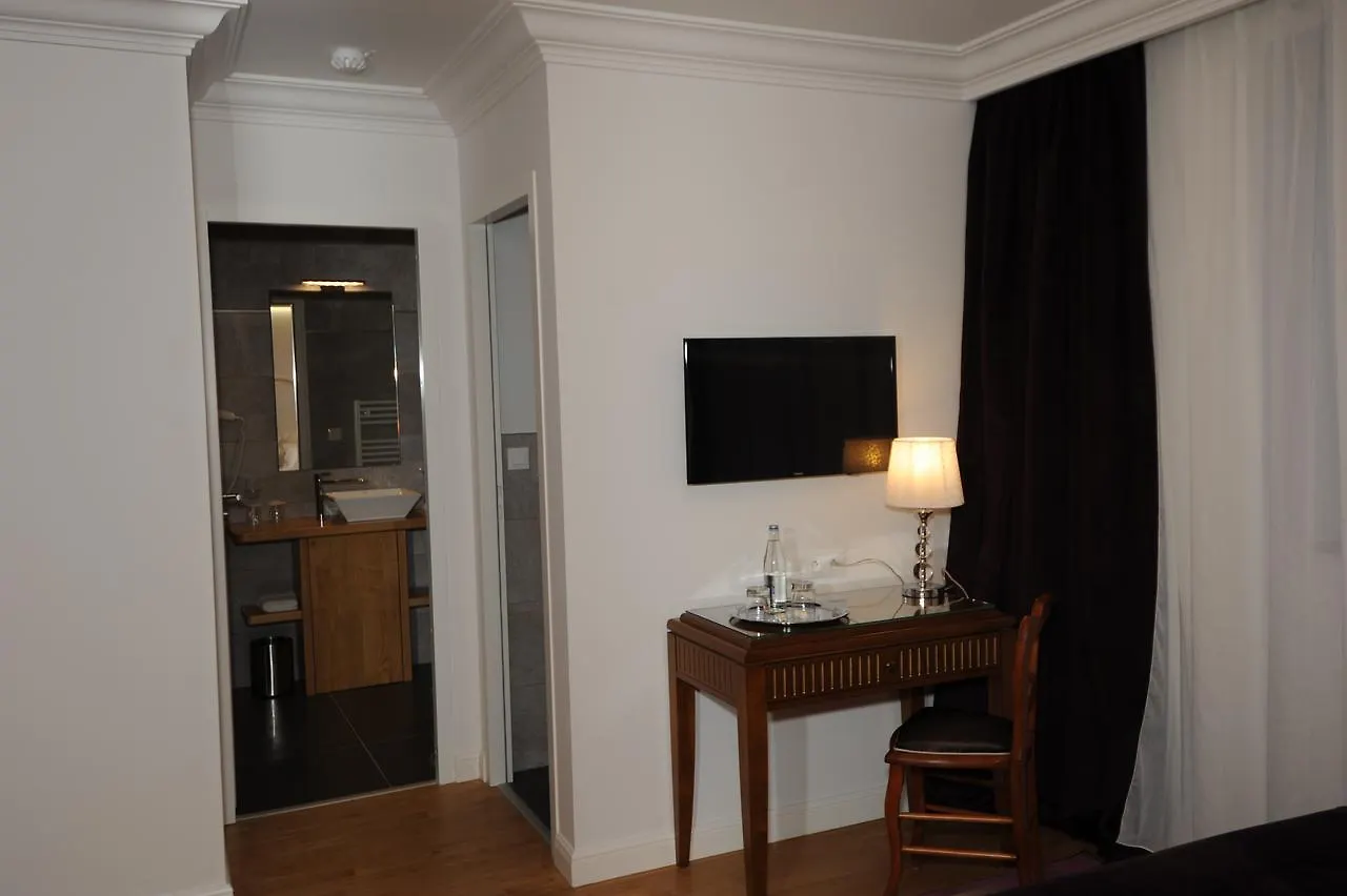 פונטורסון Hotel Victor Hugo