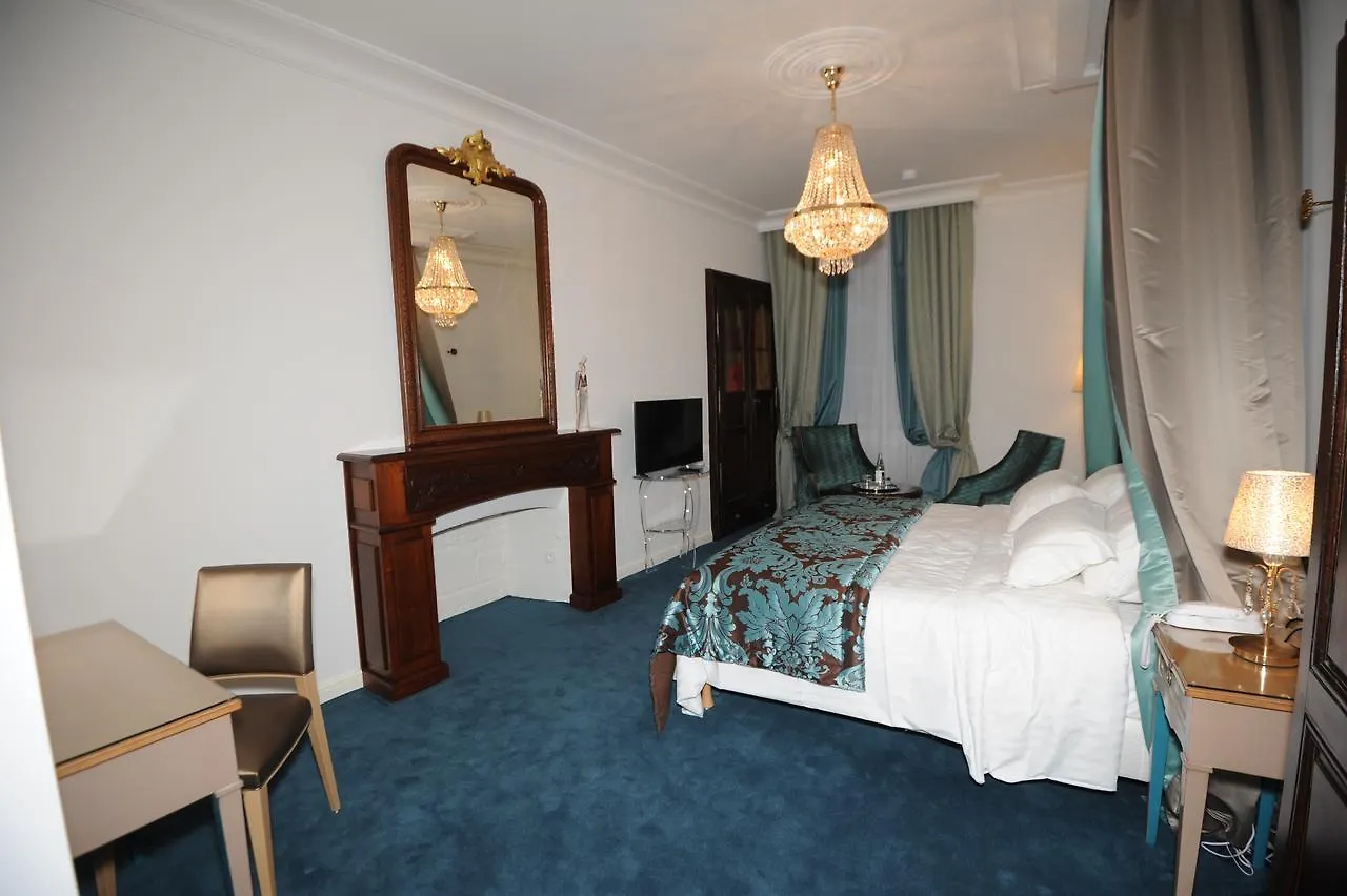 Hôtel Victor Hugo Pontorson 3*,  France